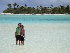 Simon and Erin in the Cook Islands. Copyright NeverEndingVoyage.com